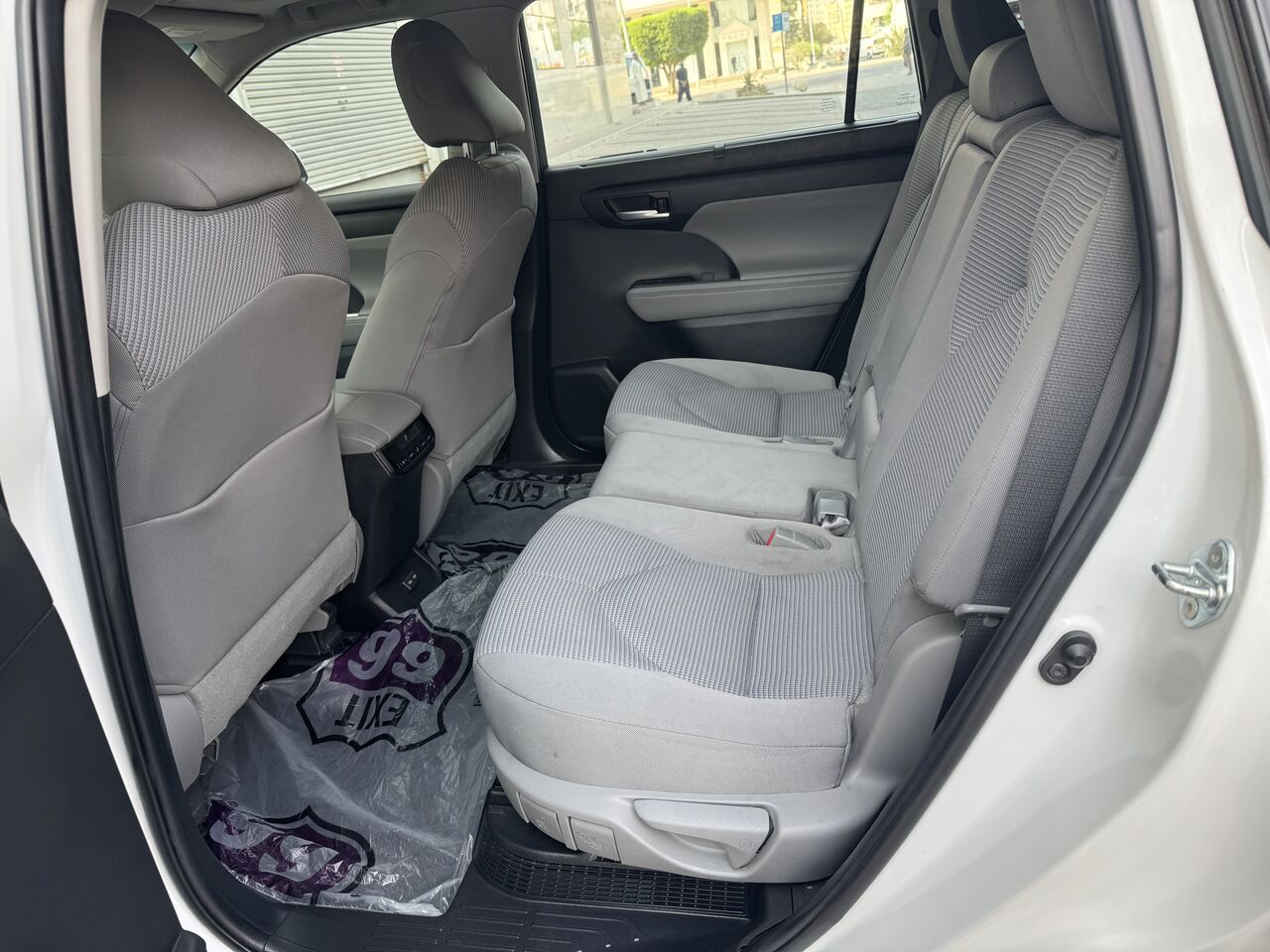 Jeddah, Vehicles, Cars & Trucks , SAR 119000,  Toyota Highlander Hybrid,  2023,  Automatic,  62000 KM,  Good Condition