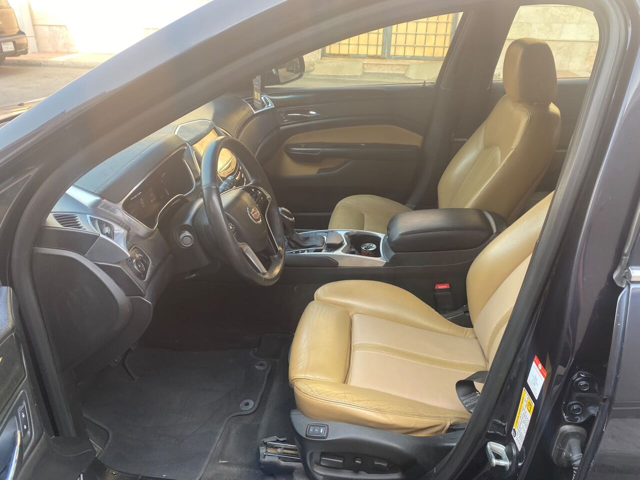 Jeddah, Vehicles, Cars & Trucks , SAR 25000,  Cadillac SRX,  2014,  Automatic,  260000 KM,   Price Negotiable