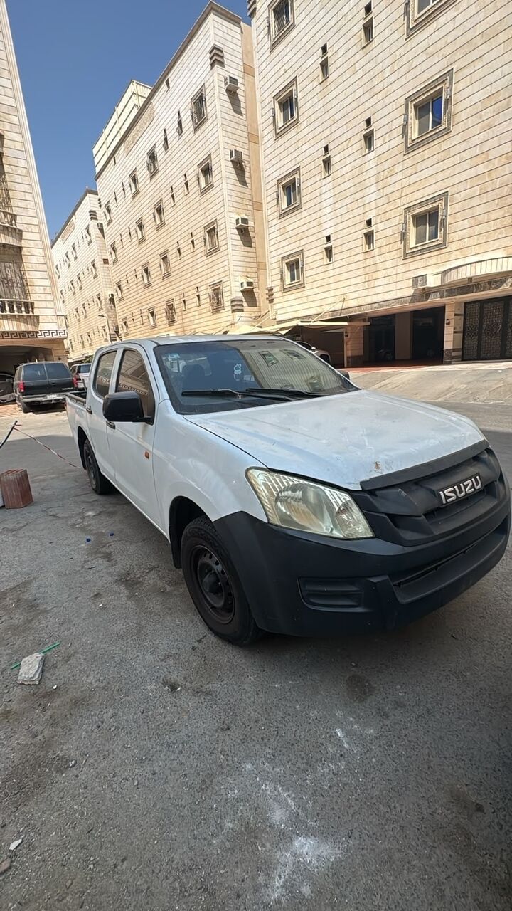 Jeddah, Vehicles, Cars & Trucks , SAR 28500,  Isuzu D-MAX,  2013,  Manual,  500000 KM,