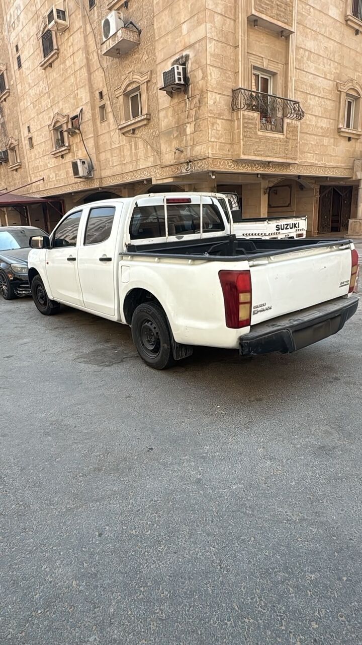 Jeddah, Vehicles, Cars & Trucks , SAR 28500,  Isuzu D-MAX,  2013,  Manual,  500000 KM,