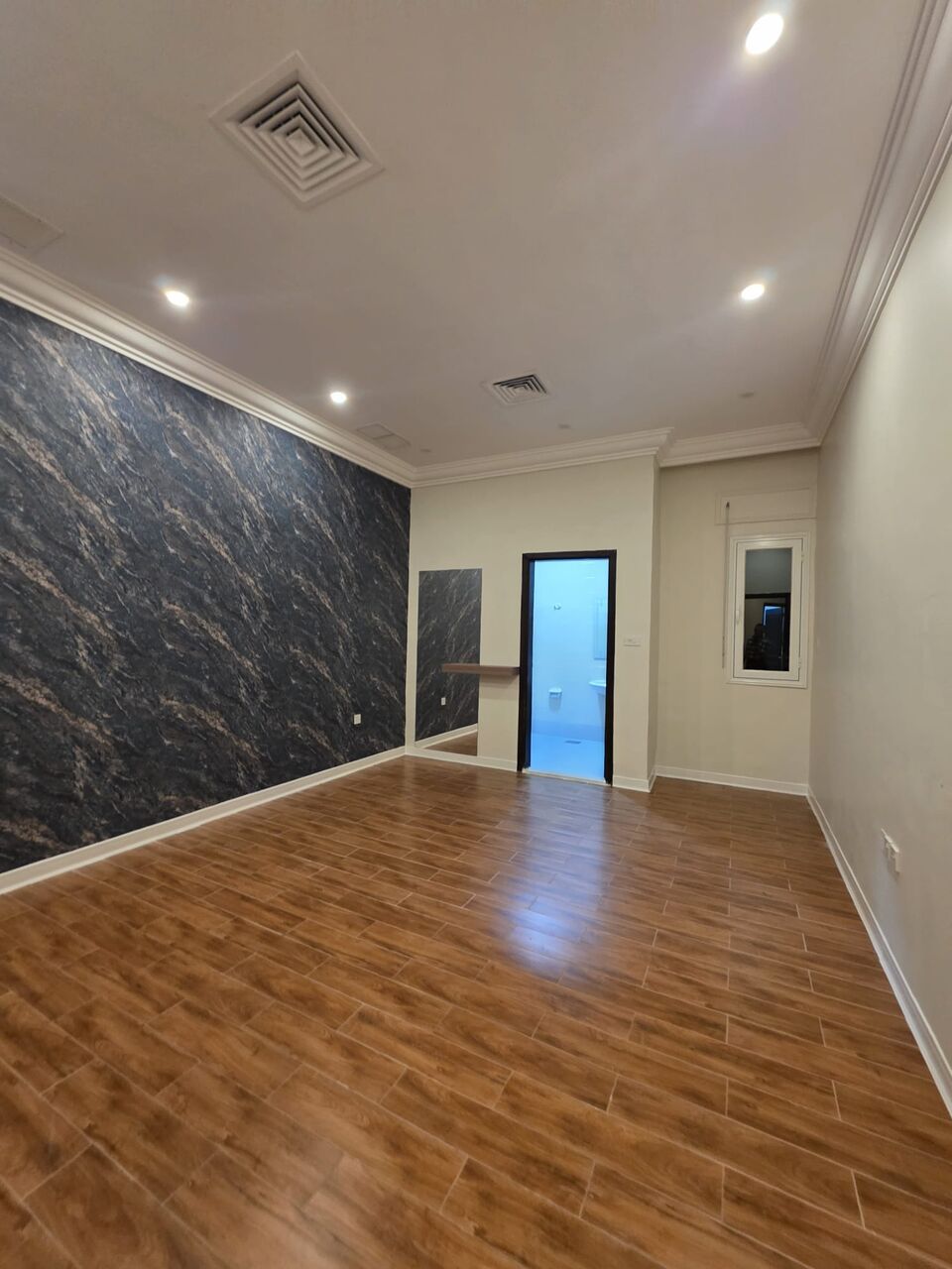 Funaitees, Apartments, Flats, Houses & Villas, KWD 900/month,  5 BR,  Floor For Rent In Al-Funaitees With A Private Entrance