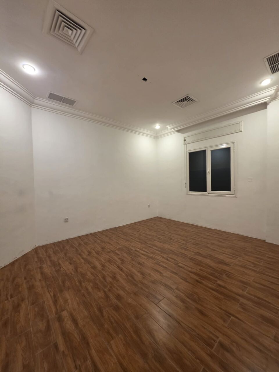 Funaitees, Apartments, Flats, Houses & Villas, KWD 900/month,  5 BR,  Floor For Rent In Al-Funaitees With A Private Entrance