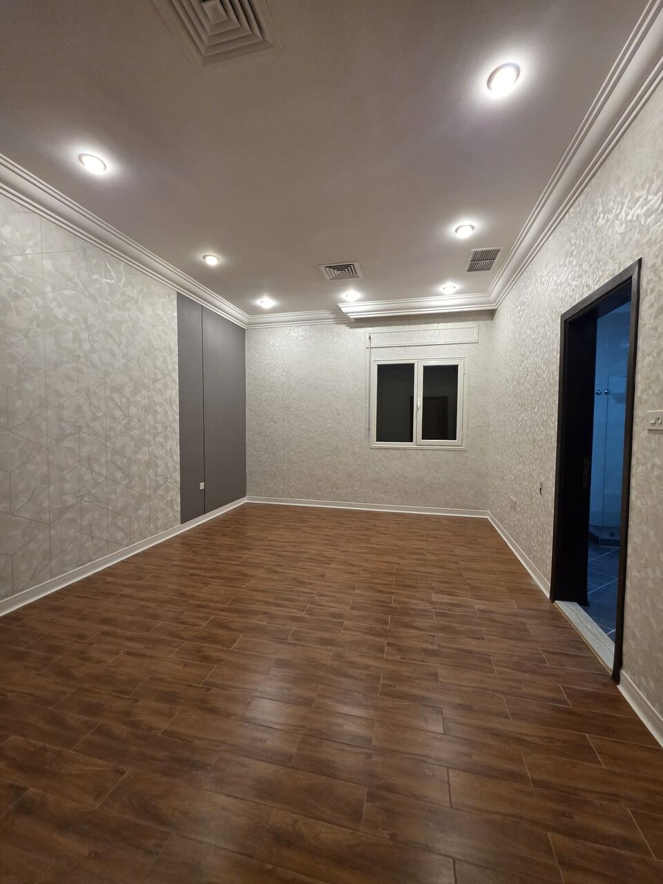 Funaitees, Apartments, Flats, Houses & Villas, KWD 900/month,  5 BR,  Floor For Rent In Al-Funaitees With A Private Entrance