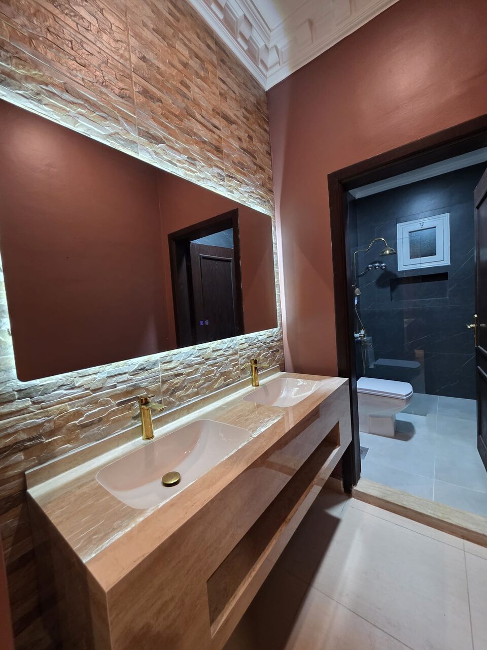 Funaitees, Apartments, Flats, Houses & Villas, KWD 900/month,  5 BR,  Floor For Rent In Al-Funaitees With A Private Entrance