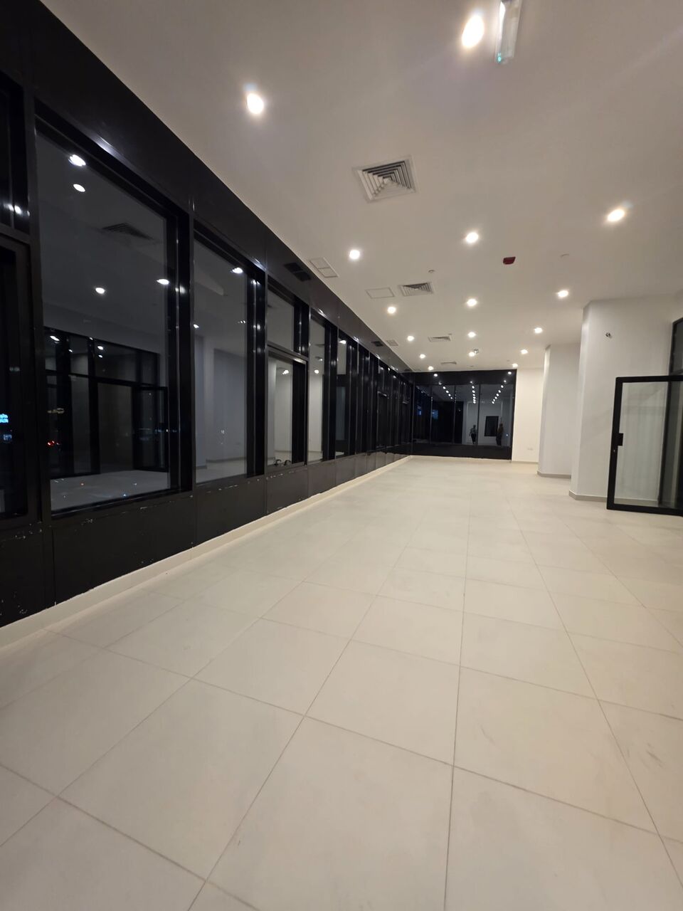 Salmiya, Apartments, Flats, Houses & Villas, KWD 1400/month,  For Rent In Salmiya: An Investment-use Floor (137 Sqm).
