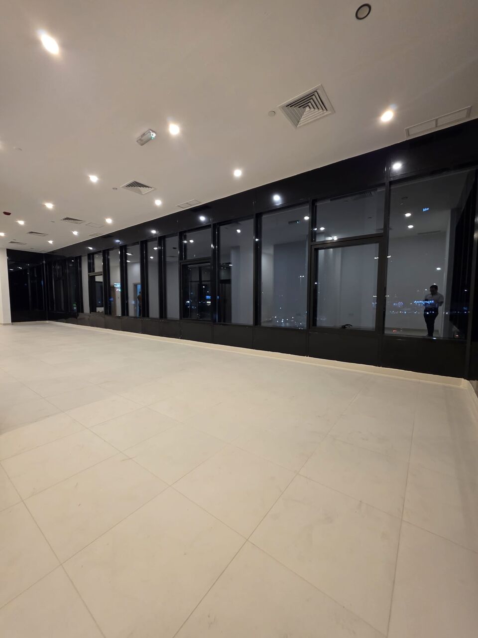 Salmiya, Apartments, Flats, Houses & Villas, KWD 1400/month,  For Rent In Salmiya: An Investment-use Floor (137 Sqm).