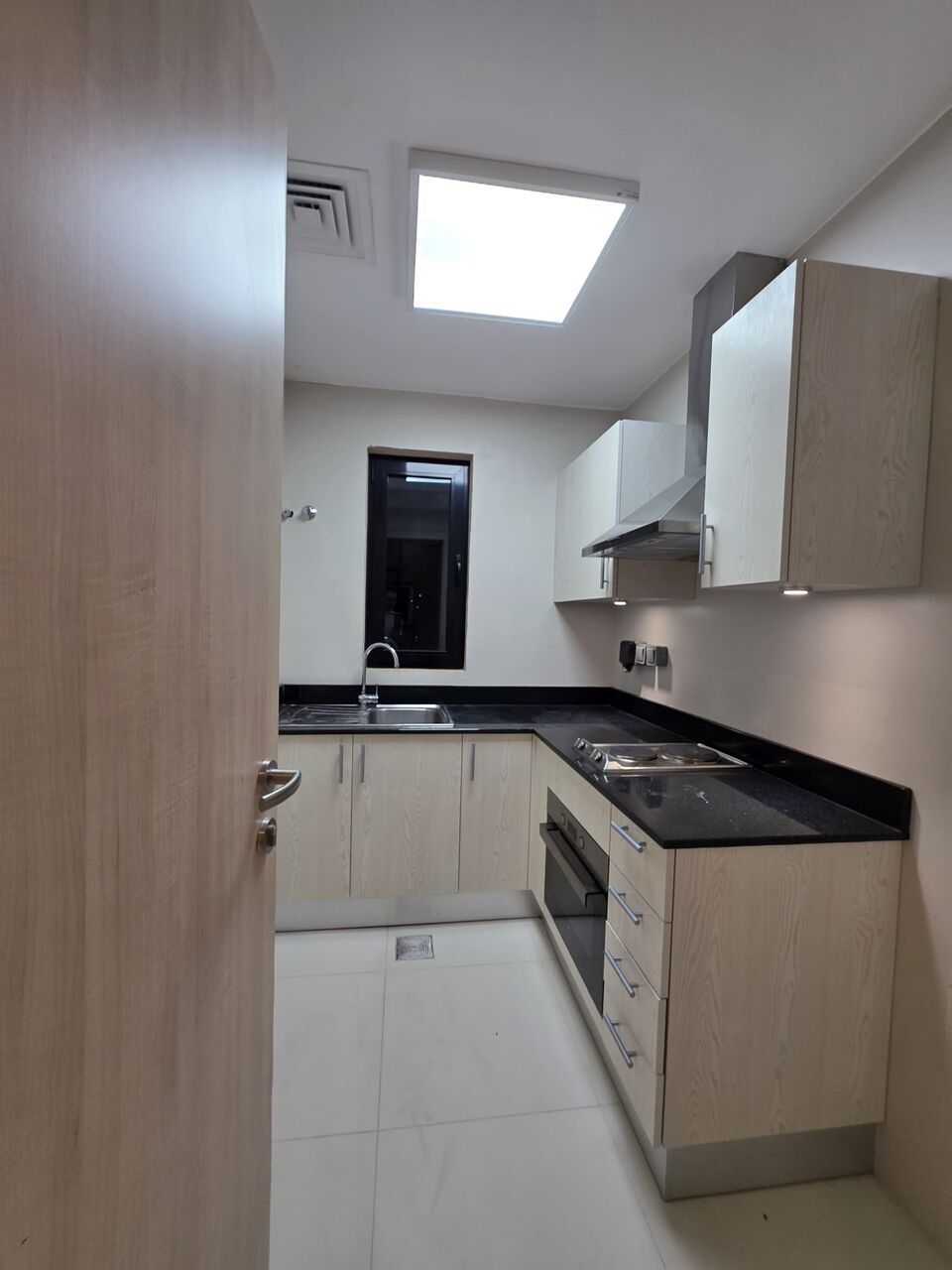 Salmiya, Apartments, Flats, Houses & Villas, KWD 1400/month,  For Rent In Salmiya: An Investment-use Floor (137 Sqm).