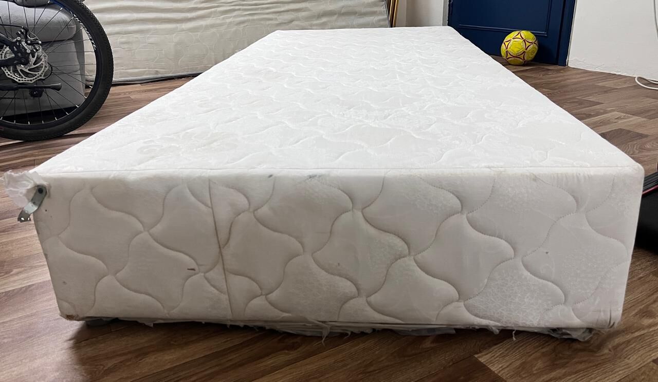 Al Malaz, Furniture, SAR 150,  Single Bed For Sale In Excellent Condition - 200*90 Cm Size