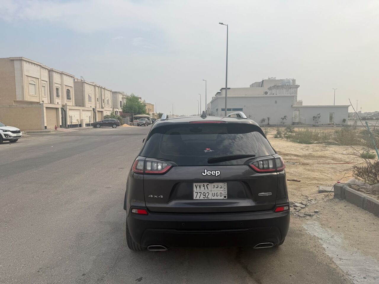 Riyadh, Vehicles, Cars & Trucks , SAR 38000,  Jeep Cherokee,  2019,  Automatic,  180000 KM,  No Accident, No Repaint, 1st Owner