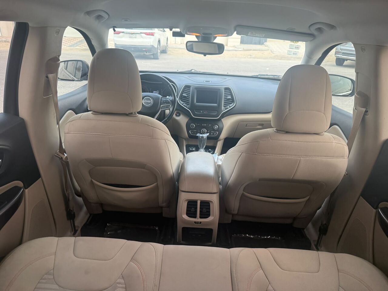 Riyadh, Vehicles, Cars & Trucks , SAR 38000,  Jeep Cherokee,  2019,  Automatic,  180000 KM,  No Accident, No Repaint, 1st Owner