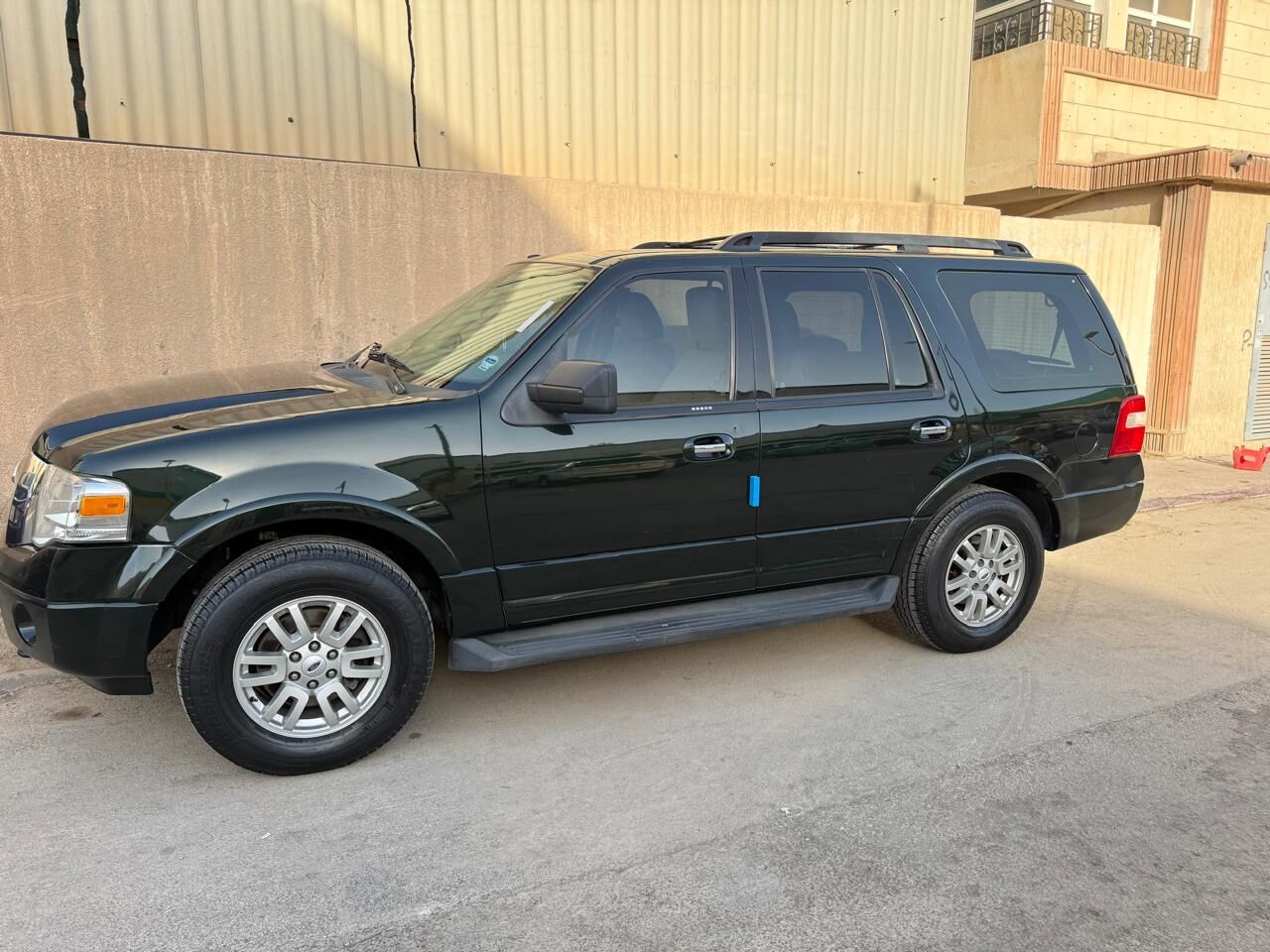 Al Murabba, Vehicles, Cars & Trucks , SAR 20000,  Ford Expedition XLT,  2013,  Automatic,  383 KM,  Car For Sale In Riyadh