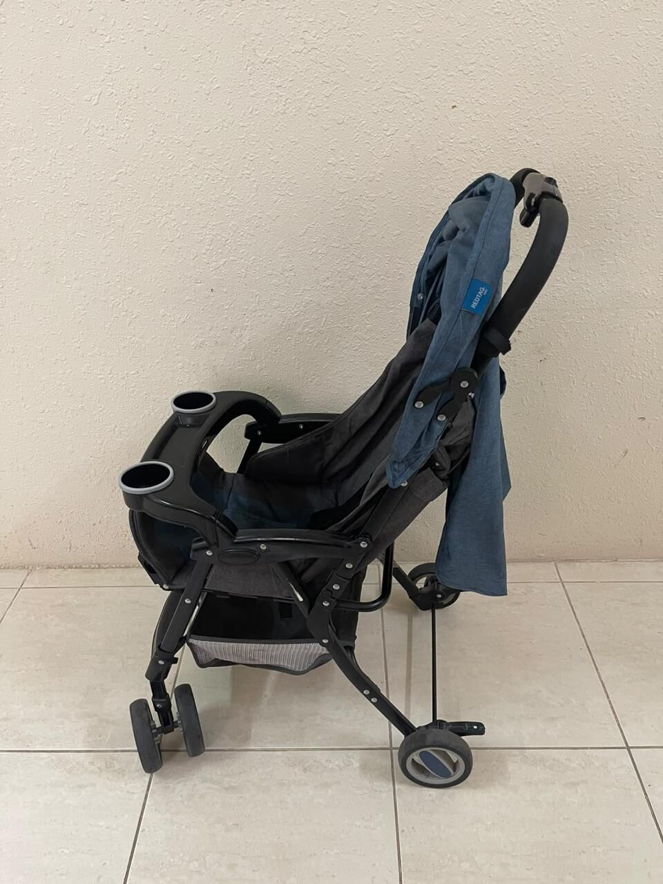 Al Jubail Al Balad, Furniture, SAR 200,  Sofa And Dining Table (without Chairs) For Sale