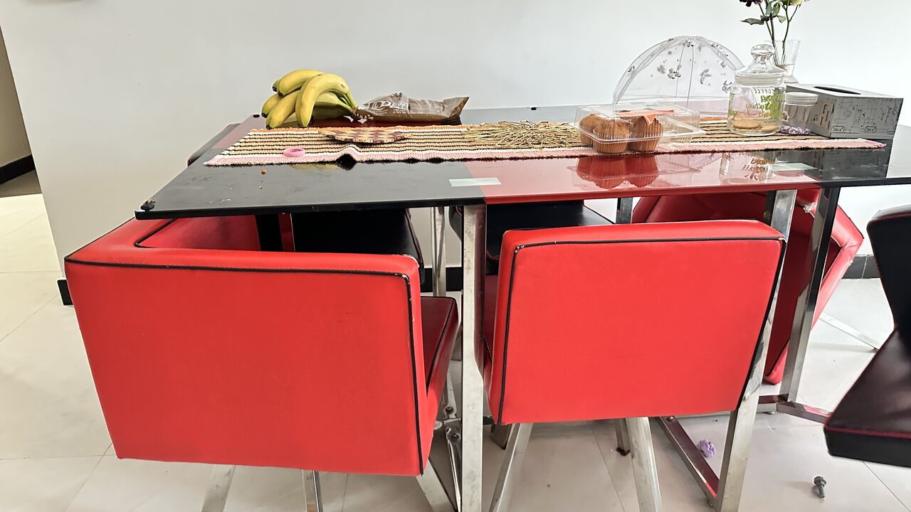 Riyadh, Furniture, SAR 150,  Dining Table With 4 Chairs