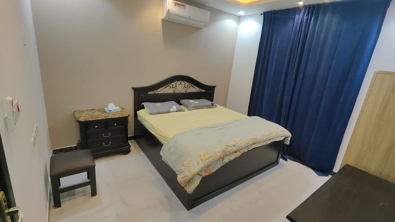 Al Rimal, Rooms for Rent, SAR 2000/month,  Furnished,  15 Sq. Meter,  Villa Sharing: Fantastic Bedroom For Rent (Bachelor)