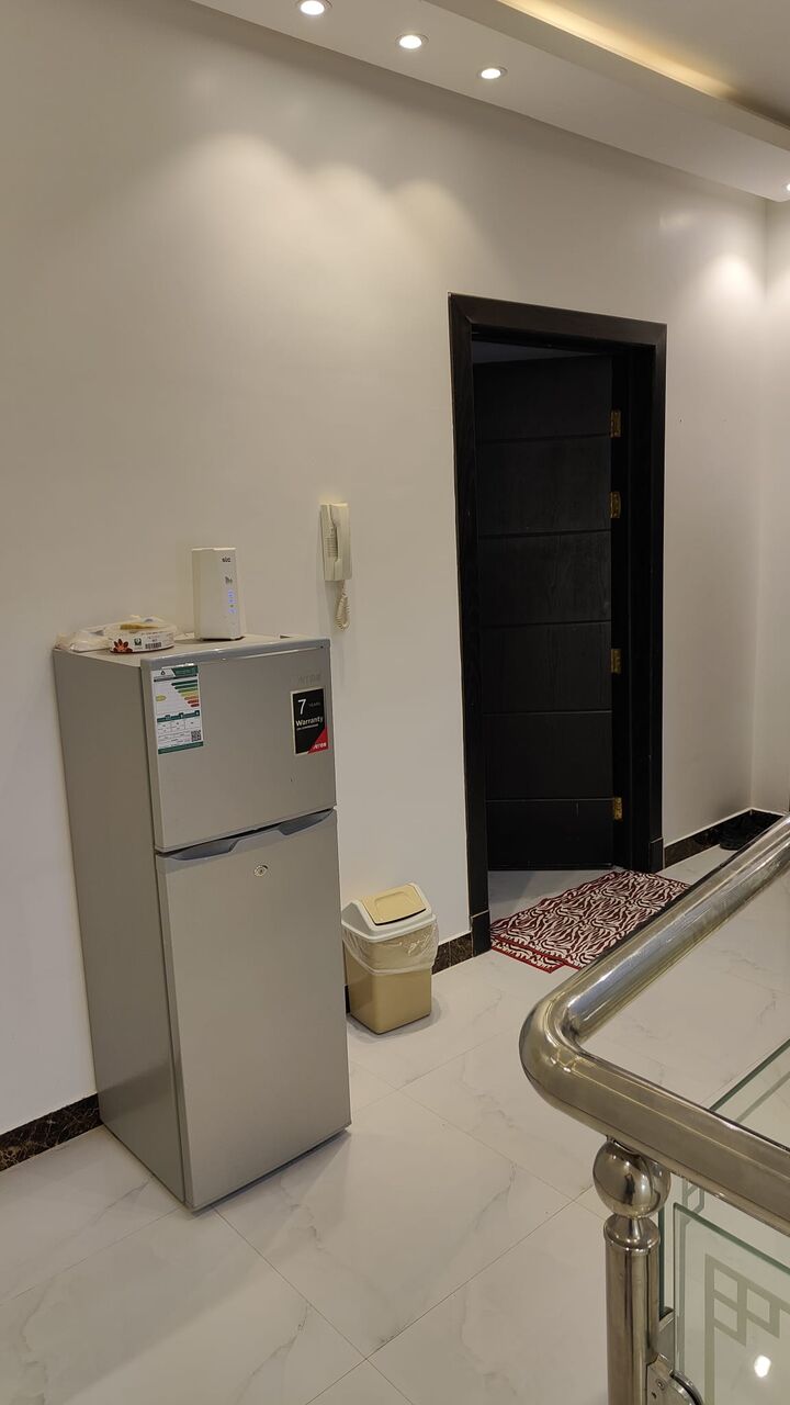 Al Rimal, Rooms for Rent, SAR 2000/month,  Furnished,  15 Sq. Meter,  Villa Sharing: Fantastic Bedroom For Rent (Bachelor)