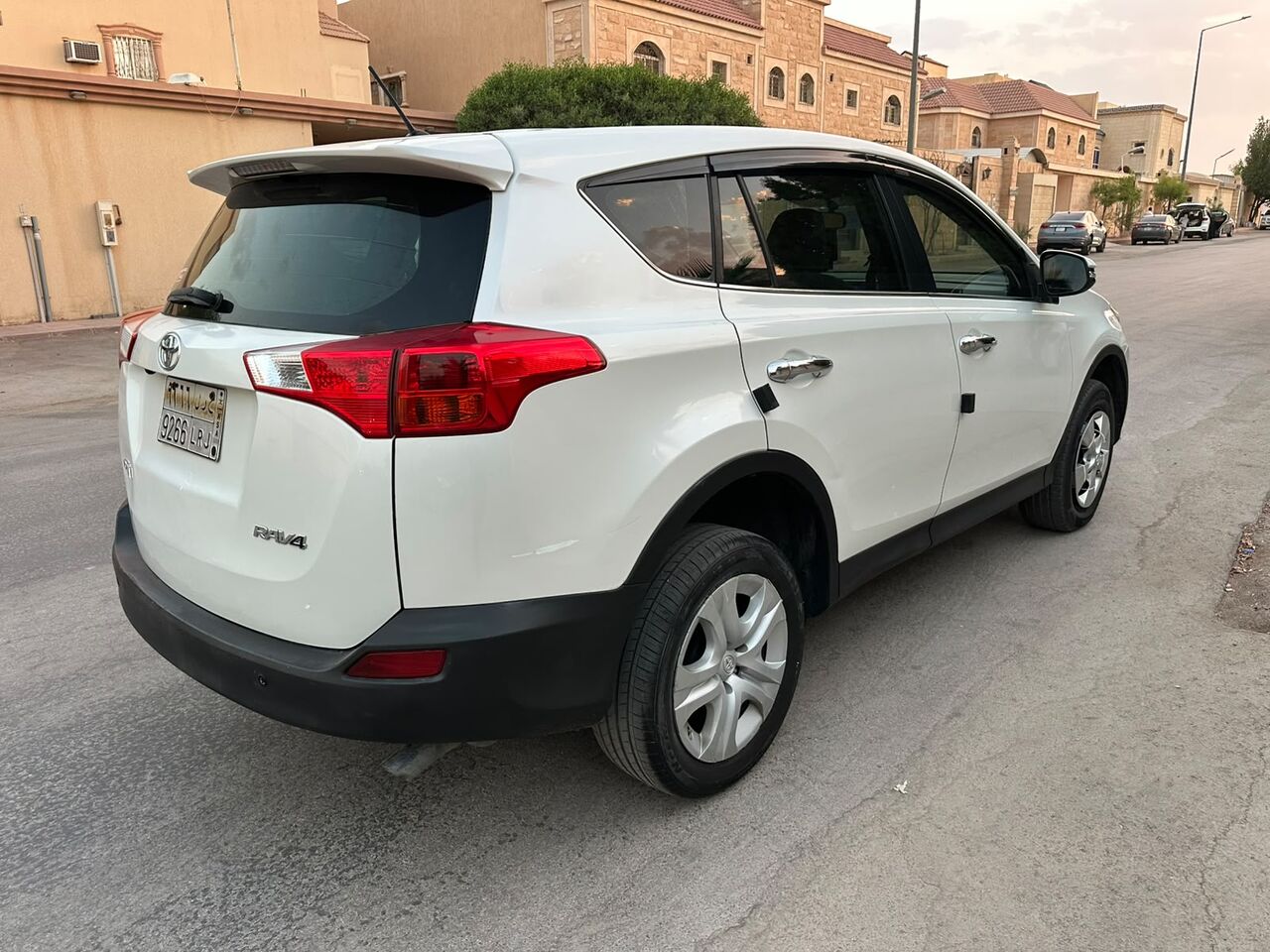 Riyadh, Vehicles, Cars & Trucks , SAR 41000,  Toyota RAV4,  2014,  Automatic,  365000 KM,    For Sales 100% Accident Free 2nd Owner