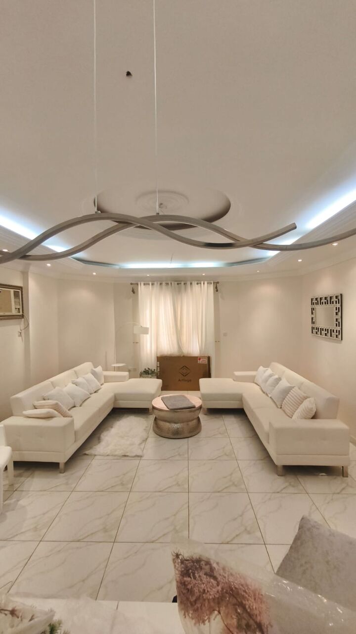 Madinah, Apartments, Flats, Houses & Villas, SAR 3300/month,  5 BR,  525 Sq. Meter,  Madinah 4-5 Bedrooms,5 Bath Spacious 500sqm Apartment For Rent - Unfurnished Near To Haram