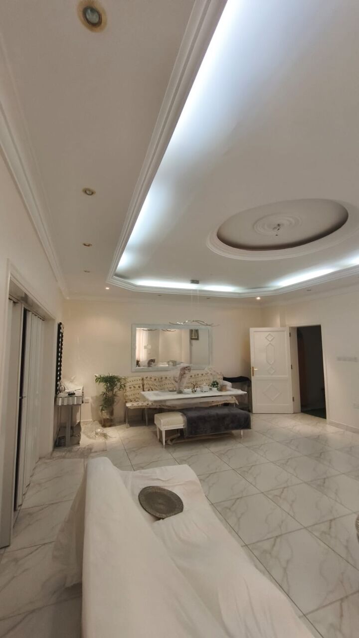 Madinah, Apartments, Flats, Houses & Villas, SAR 3300/month,  5 BR,  525 Sq. Meter,  Madinah 4-5 Bedrooms,5 Bath Spacious 500sqm Apartment For Rent - Unfurnished Near To Haram