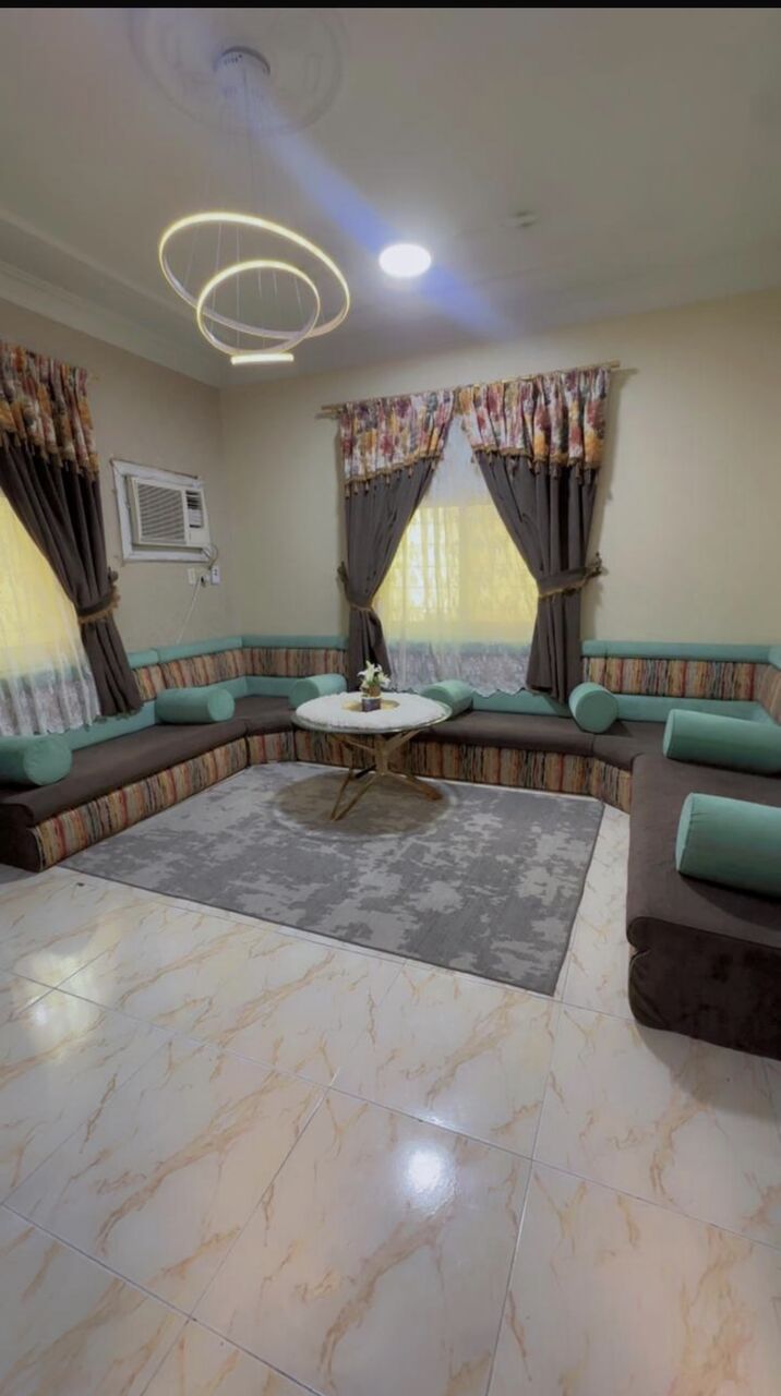 Khobar, Furniture, SAR 700,  Used Arabic Majlis With Curtains - Seats 9 - Good Condition - Furniture