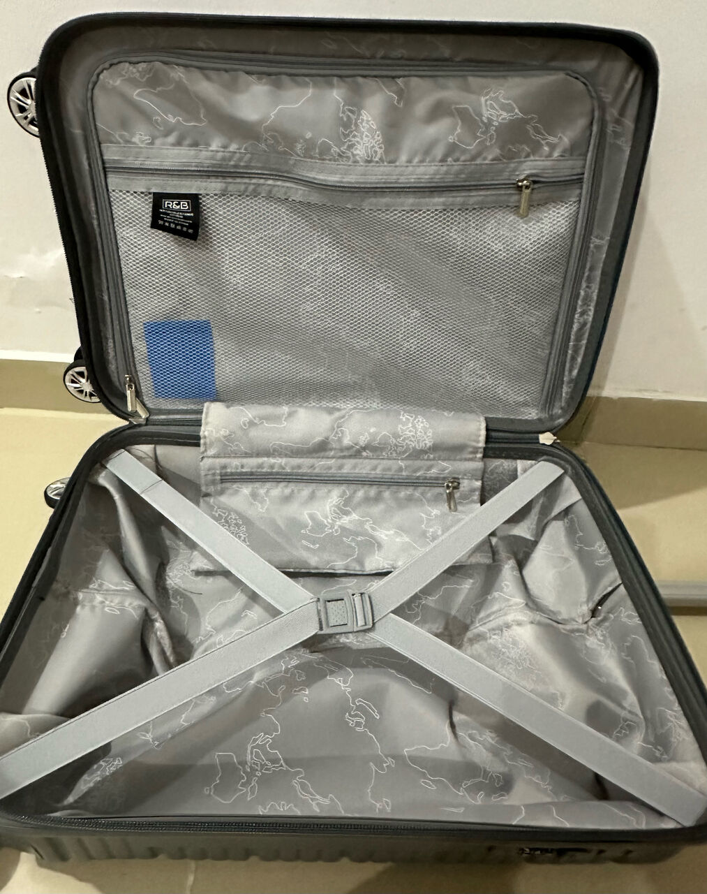 Al Baghdadyiah Al Gharbyia, Furniture, SAR 100,  Hand Bag
