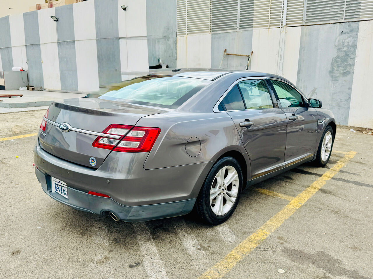 Jeddah, Vehicles, Cars & Trucks , SAR 37000,  Ford Taurus,  2013,  Automatic,  270000 KM,  Aramco Employee Used  For Sale