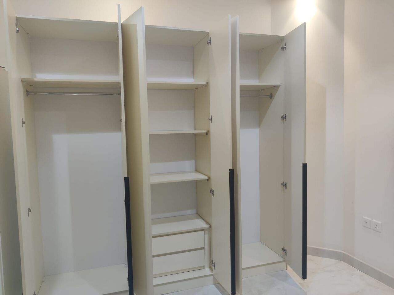 Jeddah, Furniture, SAR 1,  New Complete Bedroom Set For Sale