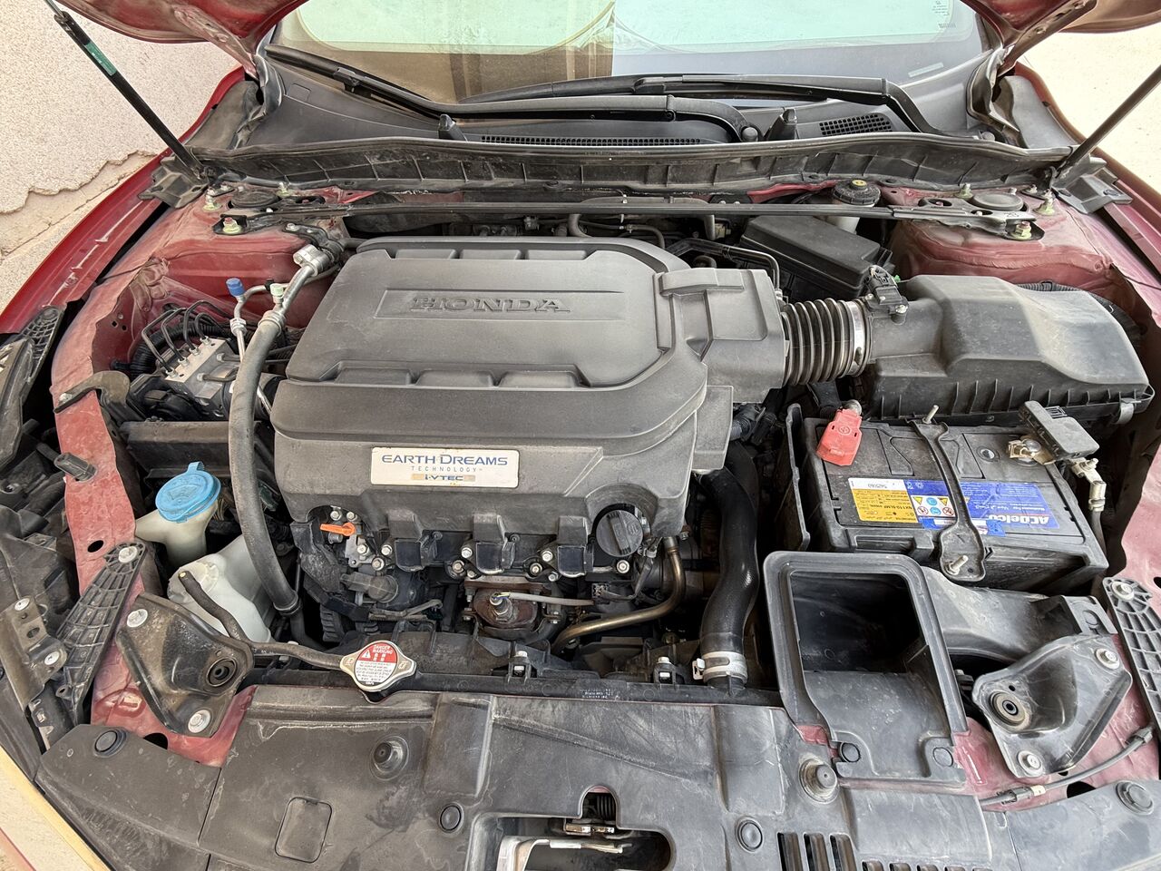 Riyadh, Vehicles, Cars & Trucks , SAR 78000,  Honda Accord 2017 V6 3.5 Sport (Agency Maintained),  2017,  Automatic,  370000 KM,  Honda Accord  V6 3.5 Sport  Red Color