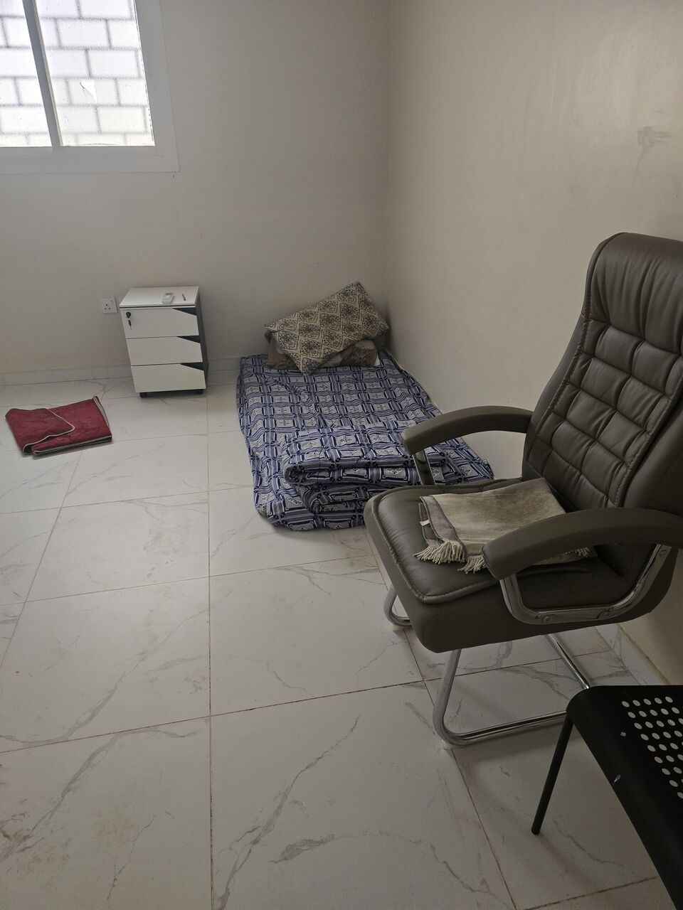 Madinah, Rooms for Rent, SAR 1200/month,  Looking To Rent Out A Room, Must Be Educated,