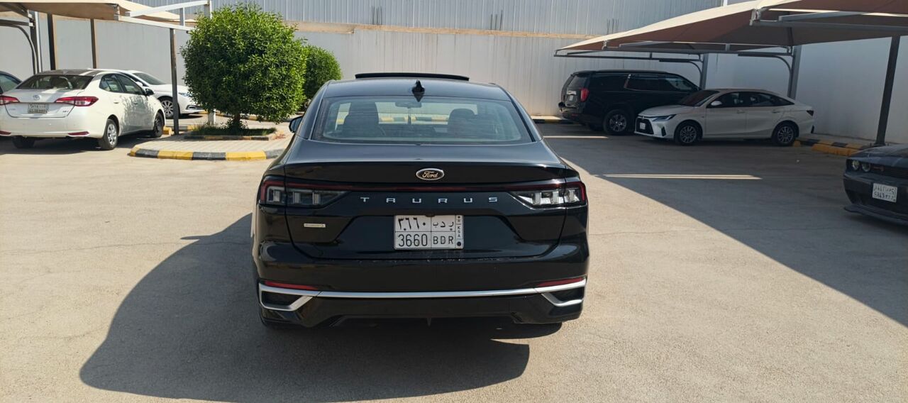Riyadh, Vehicles, Cars & Trucks , SAR 75000,  Ford Taurus,  2023,  Automatic,  139000 KM,  🚗   Model | Excellent Condition