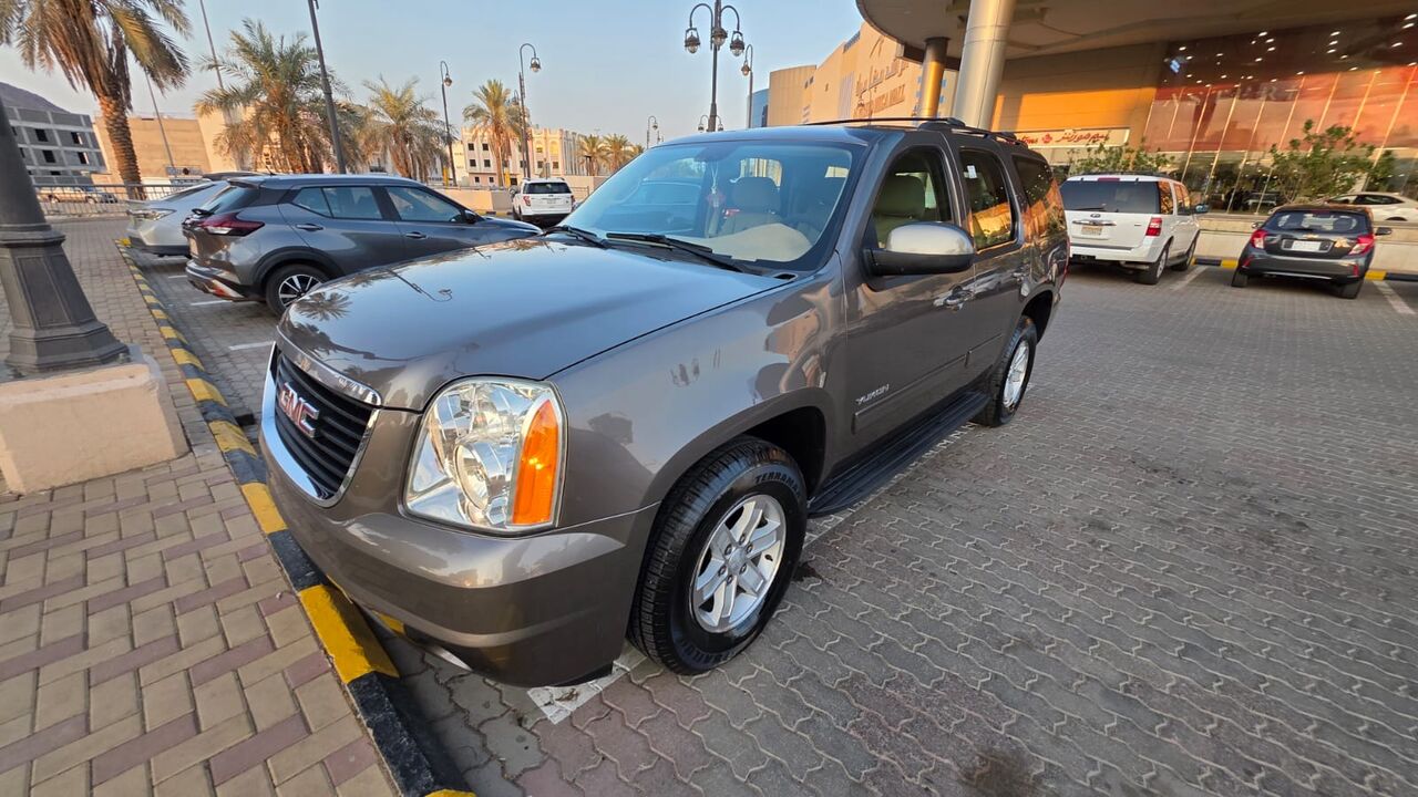 Madinah, Vehicles, Cars & Trucks , SAR 55000,  Gmc Yukon,  2012,  Automatic,  245000 KM,  FOR SALE &ndash;