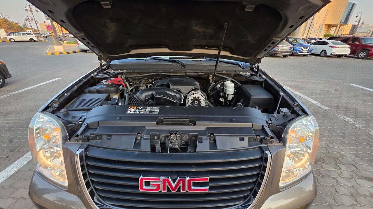 Madinah, Vehicles, Cars & Trucks , SAR 55000,  Gmc Yukon,  2012,  Automatic,  245000 KM,  FOR SALE &ndash;