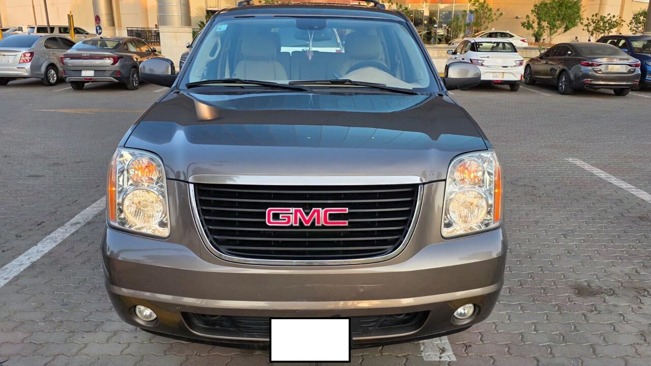 Madinah, Vehicles, Cars & Trucks , SAR 55000,  Gmc Yukon,  2012,  Automatic,  245000 KM,  FOR SALE &ndash;
