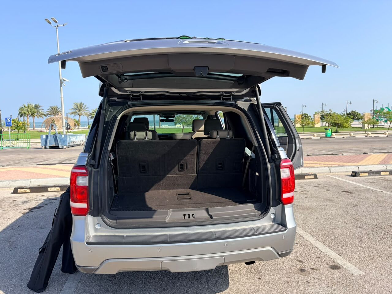 Dammam, Vehicles, Cars & Trucks , SAR 159,  Ford Expedition XLT, 7-Seater Family SUV,  2020,  Automatic,  172700 KM,  FORD EXPEDITION - XLT