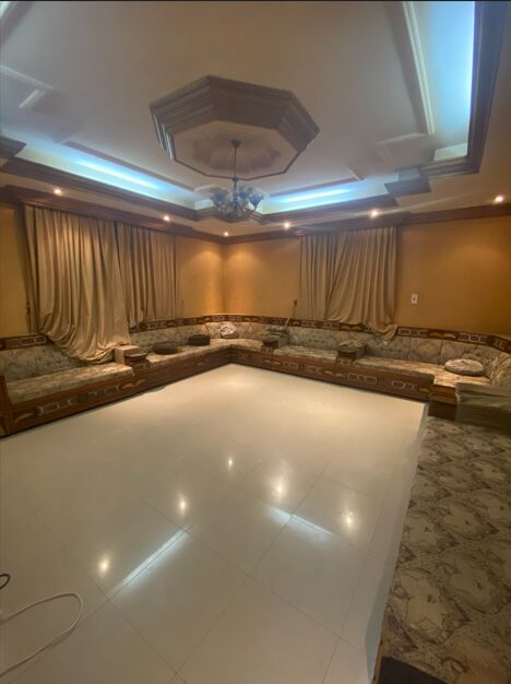 Al Jubail Al Balad, Furniture, SAR 1000,  SOFA SET FOR SALE (PRICE NEGOTIABLE)