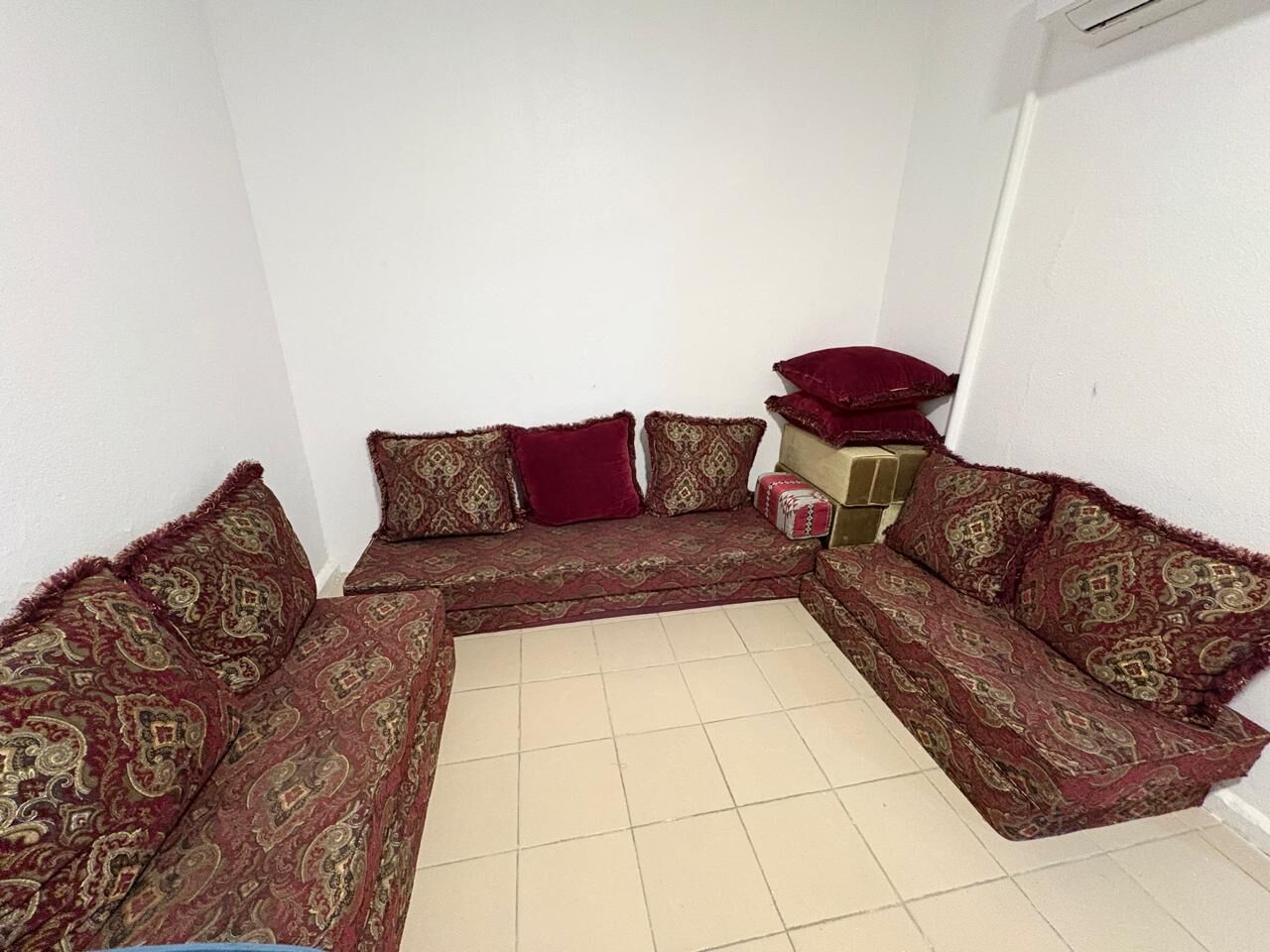 Yanbu, Household Items, SAR 1,  House Hold Furniture Clearance - Sofa,LG Refrigirator,majlis,etc
