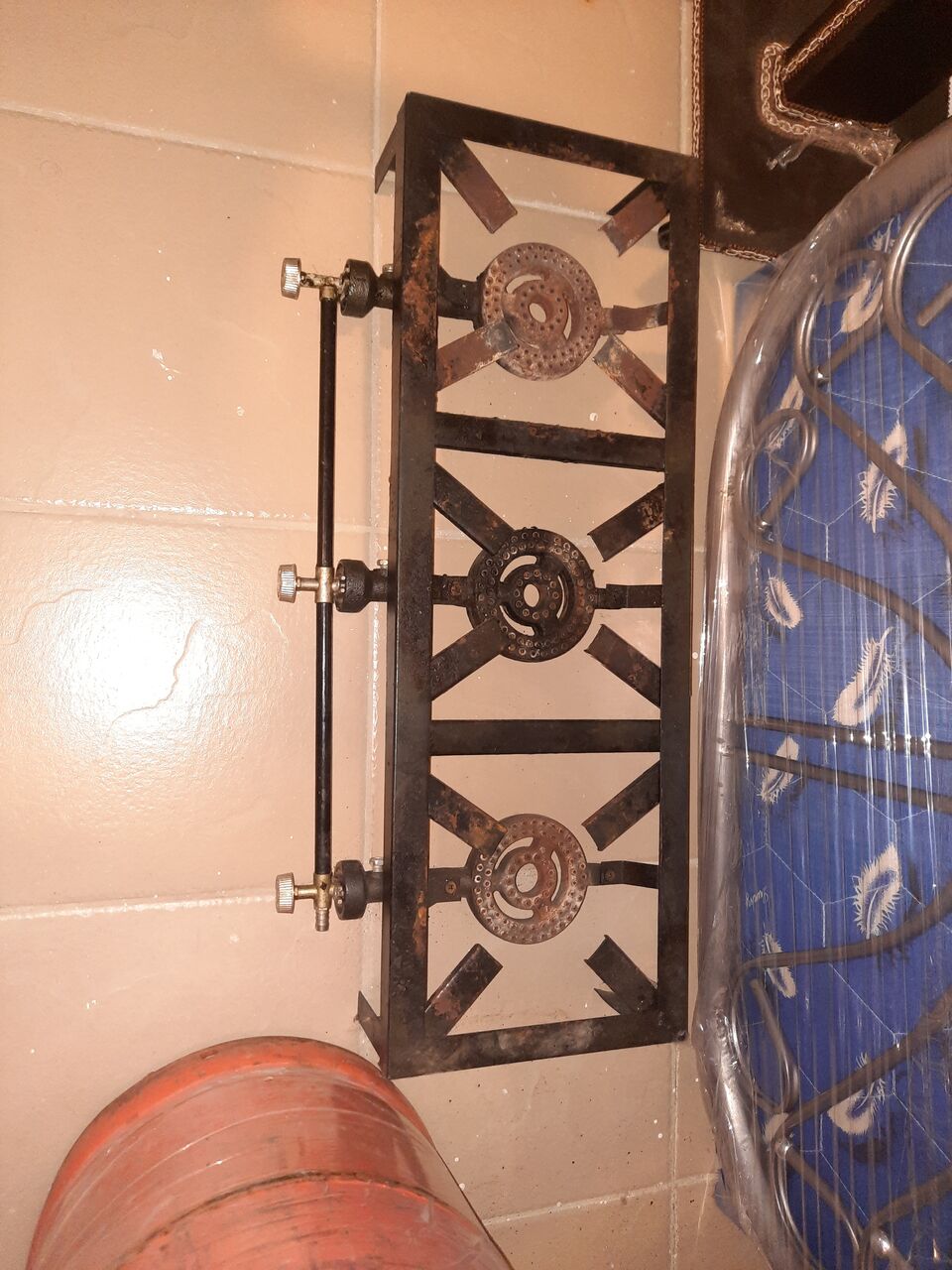 Yanbu, Household Items, SAR 1,  House Hold Furniture Clearance - Sofa,LG Refrigirator,majlis,etc