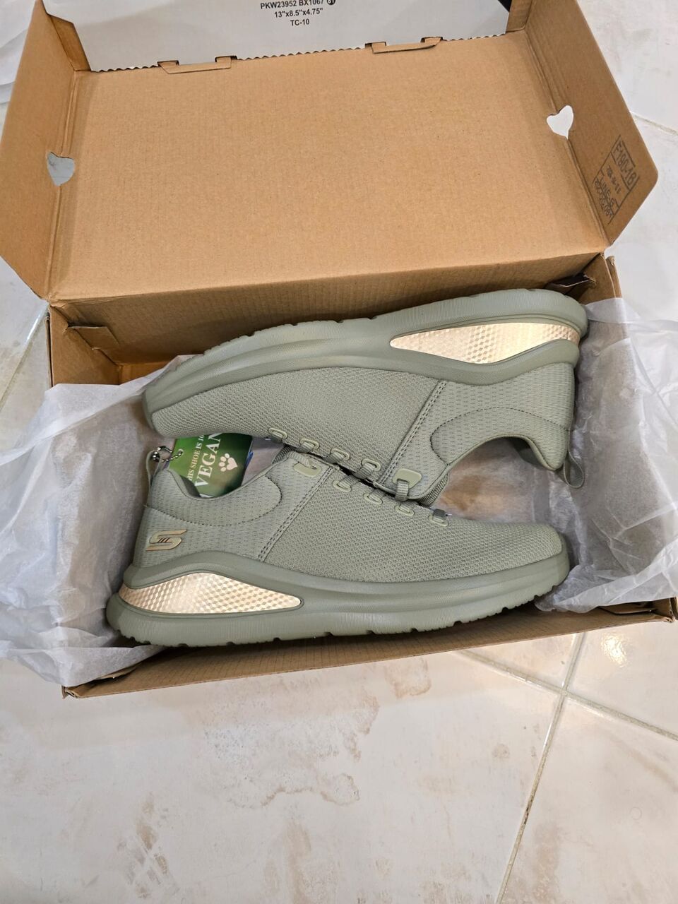 Jeddah, Household Items, SAR 250,  Sketchers  Sports Shoes. Size 39.5. New