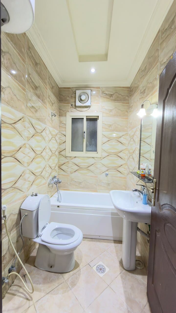 Al Faisaliyah, Apartments, Flats, Houses & Villas, SAR 26000/year,  3 BR,  140 Sq. Meter,  3-Bedroom Apartment With 3 Bathrooms & Drawing Room For Rent &ndash; Al Faisaliyah, Jeddah