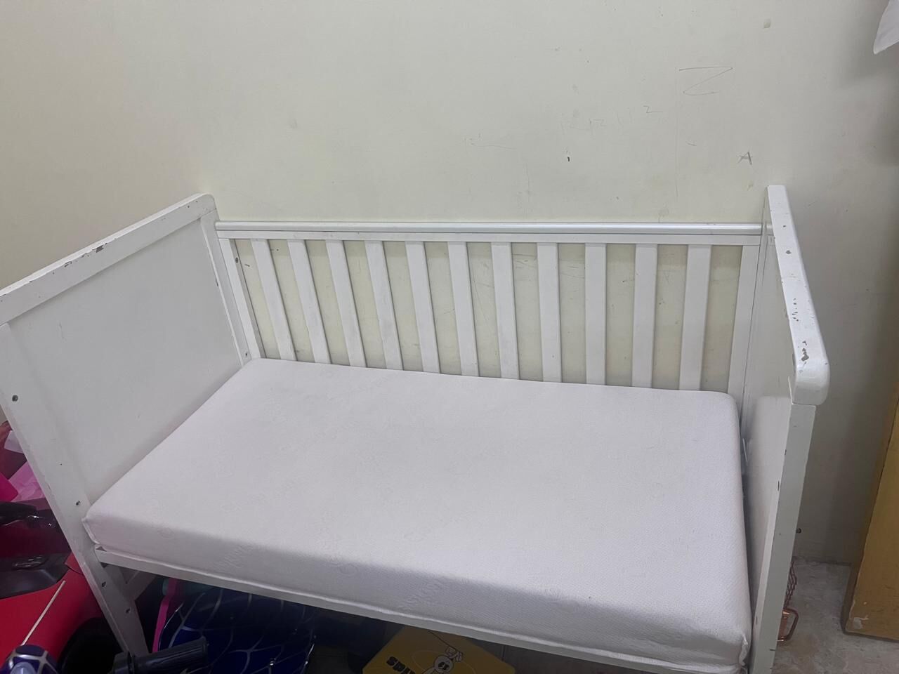 Riyadh, Household Items, SAR 400,  Sofa Set And Baby Cot