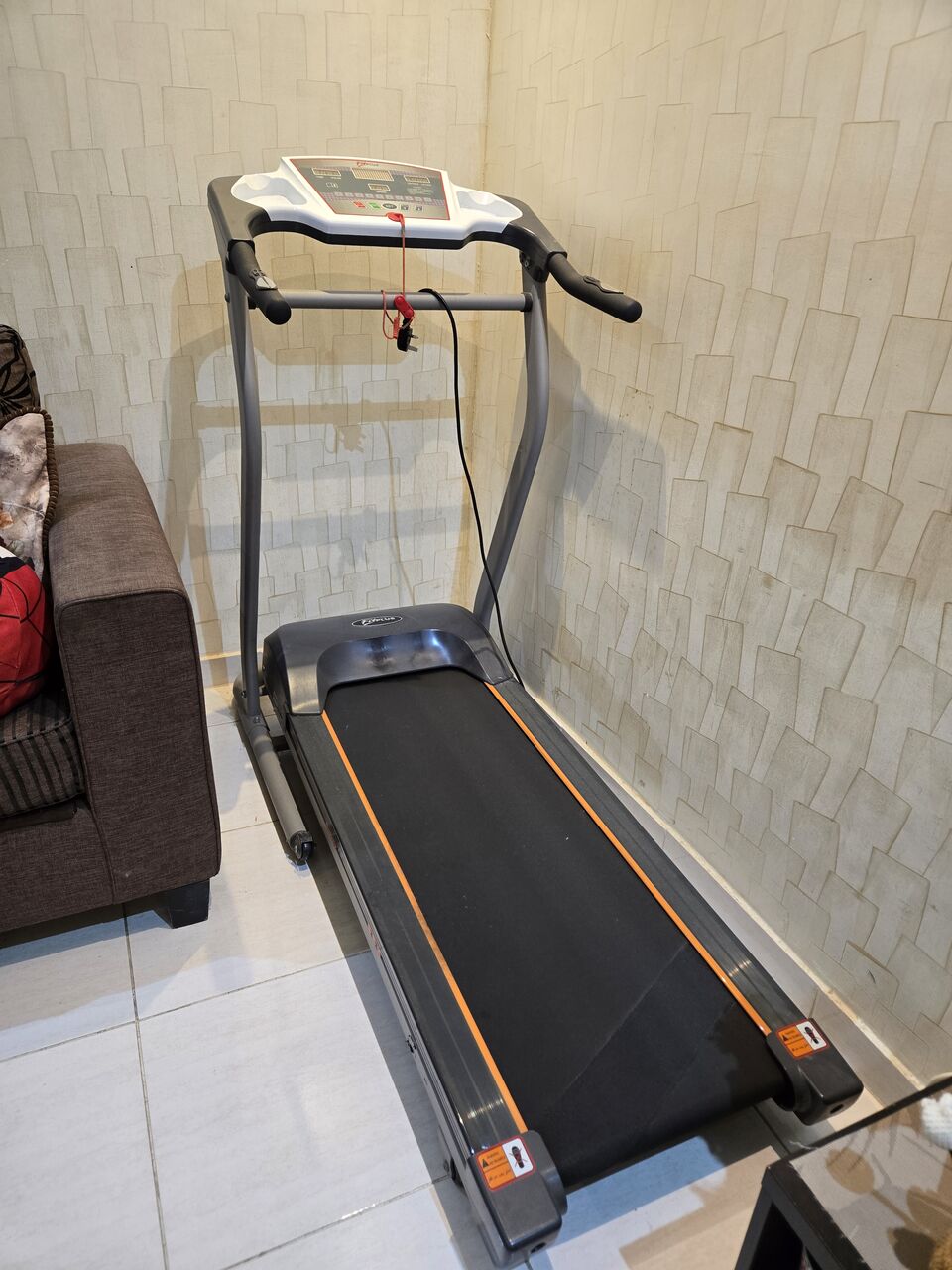Bani Malik, Sporting Goods, SAR 475,  سير مشي كهربائي FitPlus قابل للطي – بحالة ممتاز