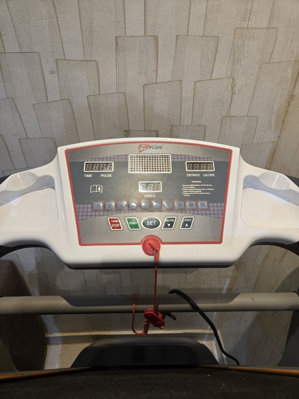 Bani Malik, Sporting Goods, SAR 475,  سير مشي كهربائي FitPlus قابل للطي – بحالة ممتاز
