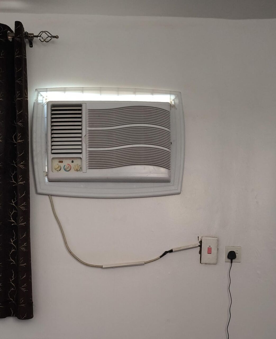 Al Aziziyah, Air Conditioners, SAR 500,  Urgent Selling Fully Conditioned AC.