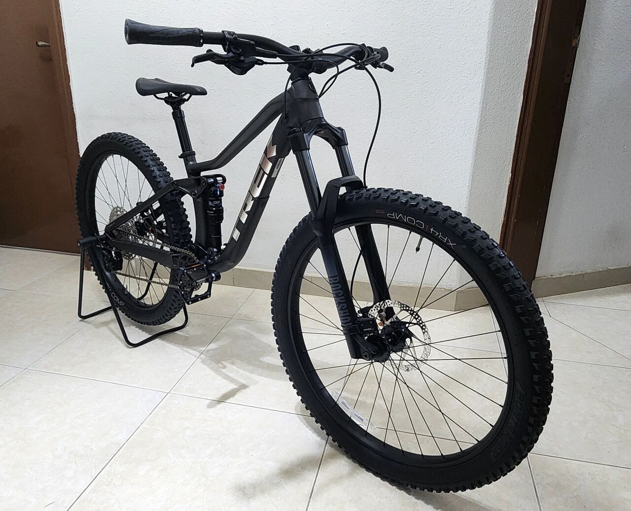 Riyadh, Bicycles, SAR 9000,  Trek Fuel EX 5 Gen 5 (2022) - Full Suspension Mountain Bike