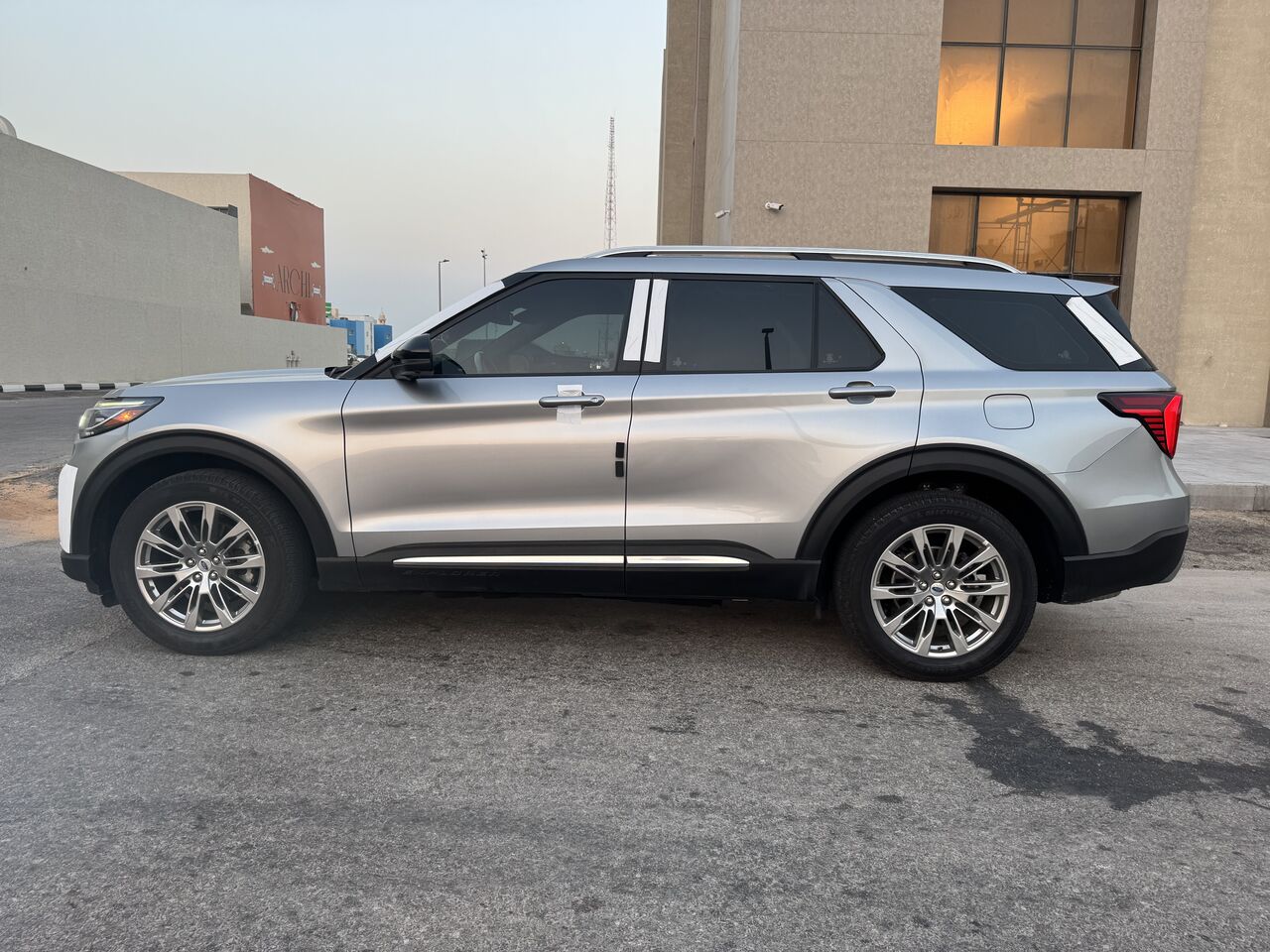Riyadh, Vehicle Lease Transfer, SAR 175,  FORD EXPLORER (PLATINUM) SAUDI SPECS (4X4)