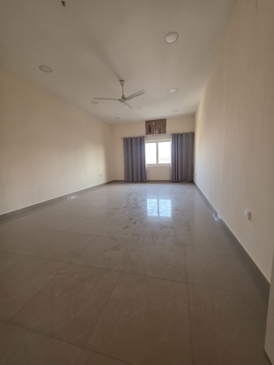 Umm Al Hassam, Apartments, Flats, Houses & Villas, BHD 250/month,  3 BR,  #2BATHROOM Hall Kitchen Without Electricity Balcony Car Parking