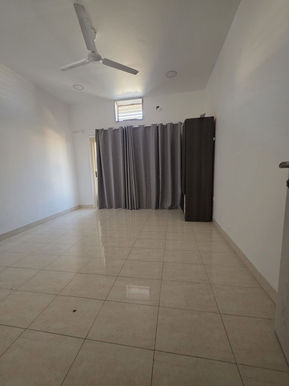 Umm Al Hassam, Apartments, Flats, Houses & Villas, BHD 250/month,  3 BR,  #2BATHROOM Hall Kitchen Without Electricity Balcony Car Parking