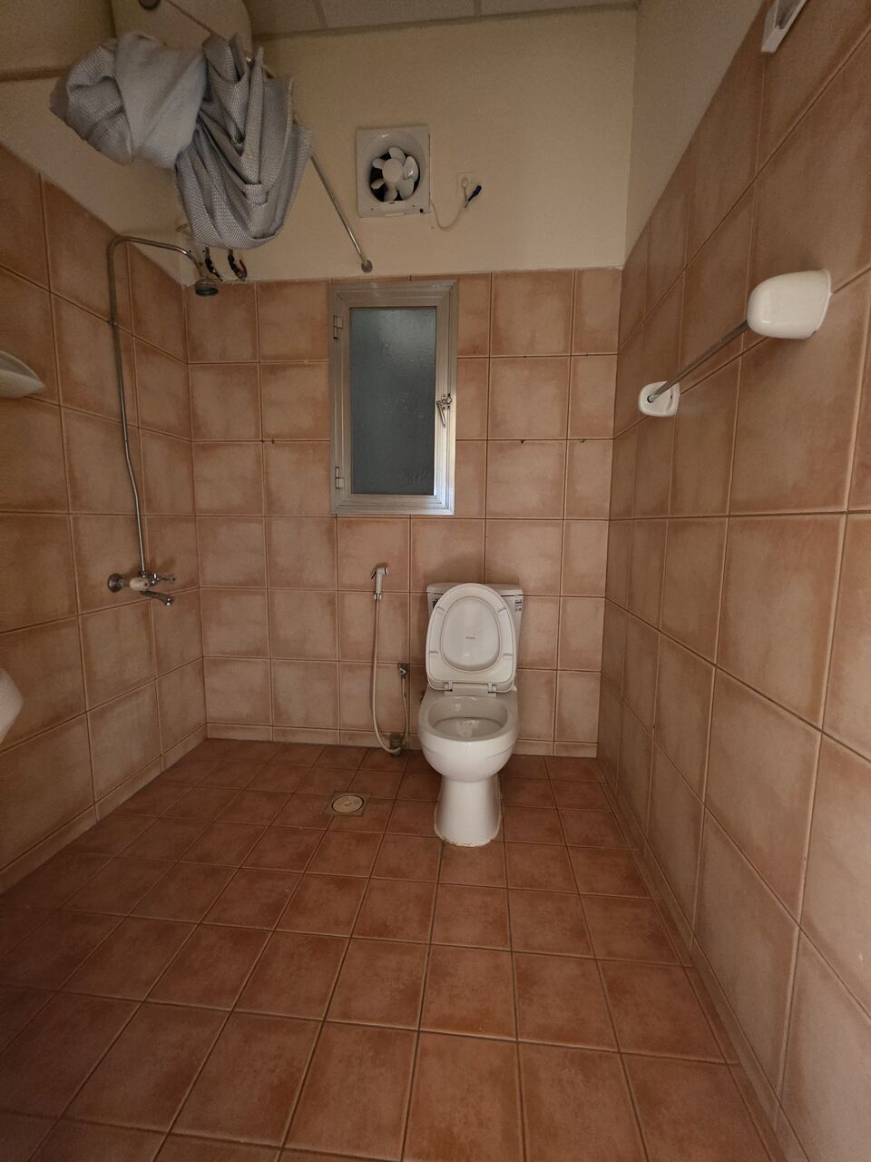 Umm Al Hassam, Apartments, Flats, Houses & Villas, BHD 250/month,  3 BR,  #2BATHROOM Hall Kitchen Without Electricity Balcony Car Parking
