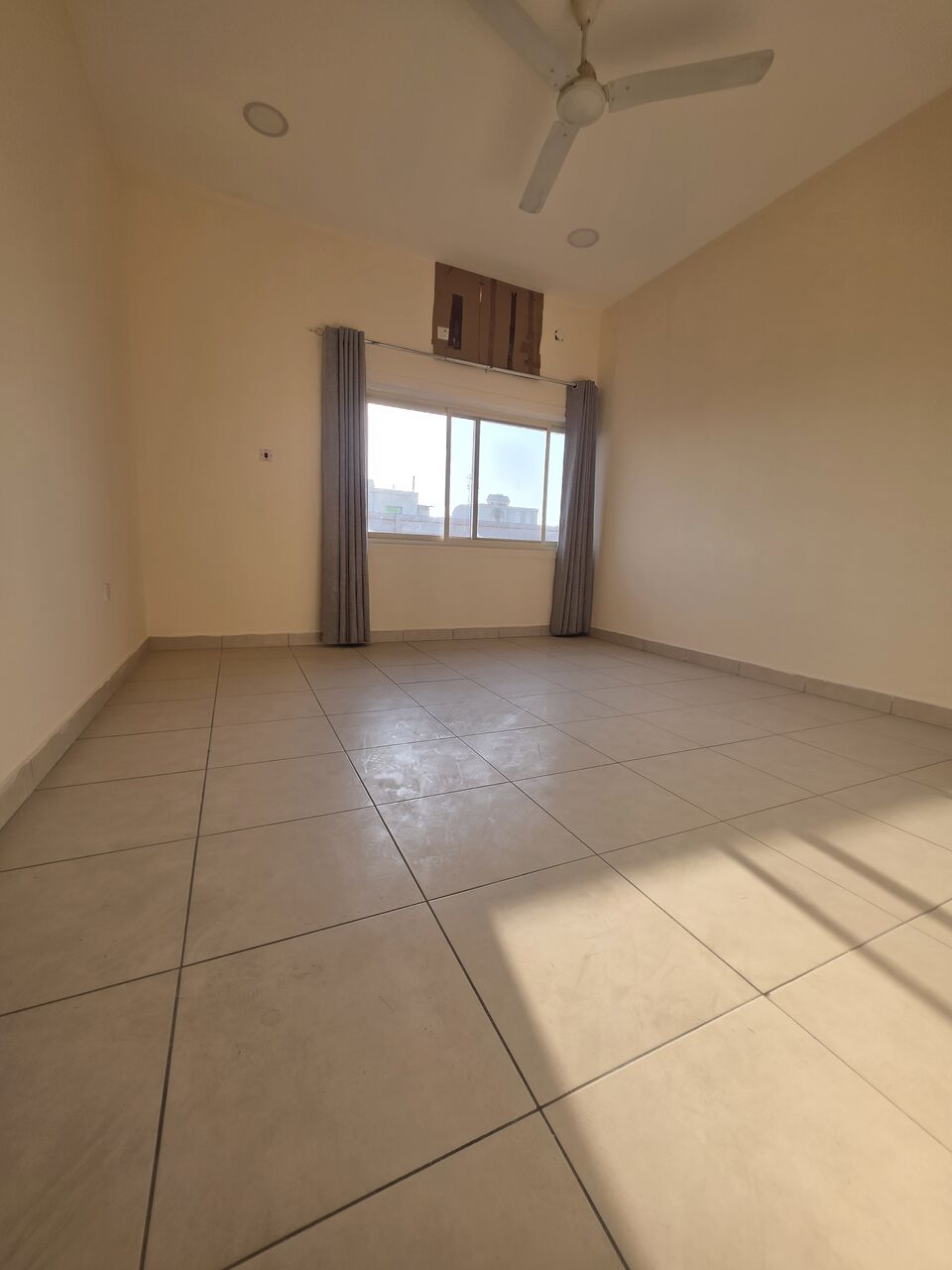 Umm Al Hassam, Apartments, Flats, Houses & Villas, BHD 250/month,  3 BR,  #2BATHROOM Hall Kitchen Without Electricity Balcony Car Parking