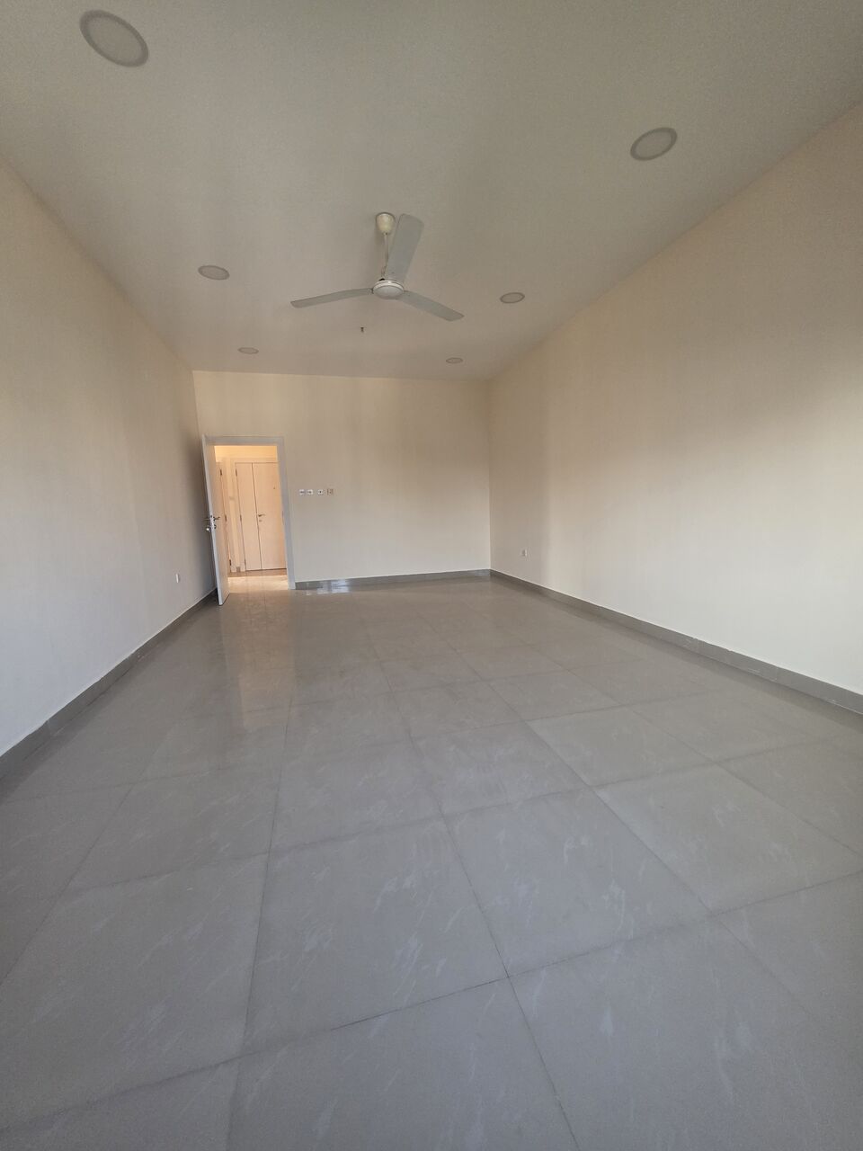 Umm Al Hassam, Apartments, Flats, Houses & Villas, BHD 250/month,  3 BR,  #2BATHROOM Hall Kitchen Without Electricity Balcony Car Parking