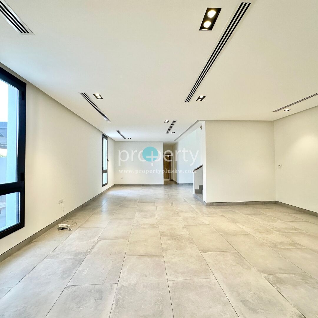 Kuwait City, Villas, KWD 1400,  Triplex Villa For Rent In Abu Al Hassaniya